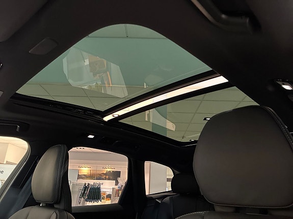 Volvo XC60 16 of 23