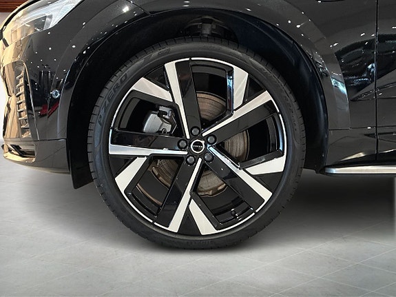 Volvo XC60 9 of 23