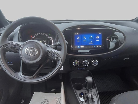 Toyota Aygo X 8 of 12