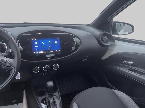 Toyota Aygo X 9 of 12