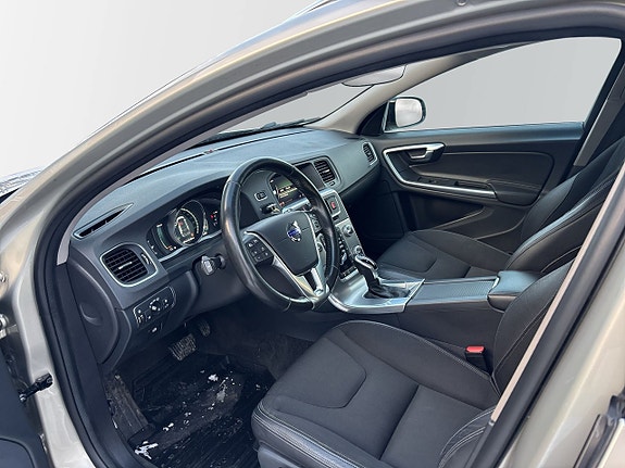 Volvo V60 Cross Country 5 of 5