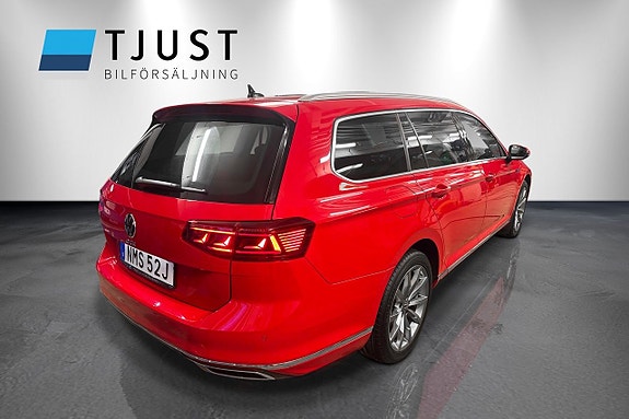 Volkswagen Passat 16 of 19