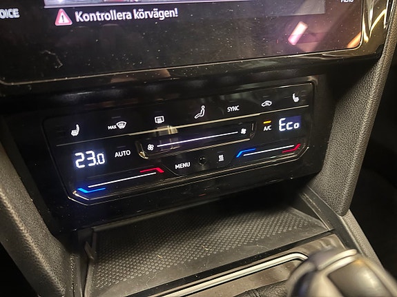 Volkswagen Passat 11 of 19