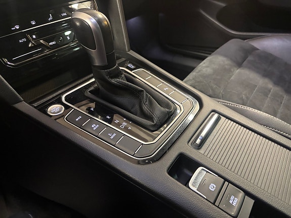 Volkswagen Passat 9 of 19