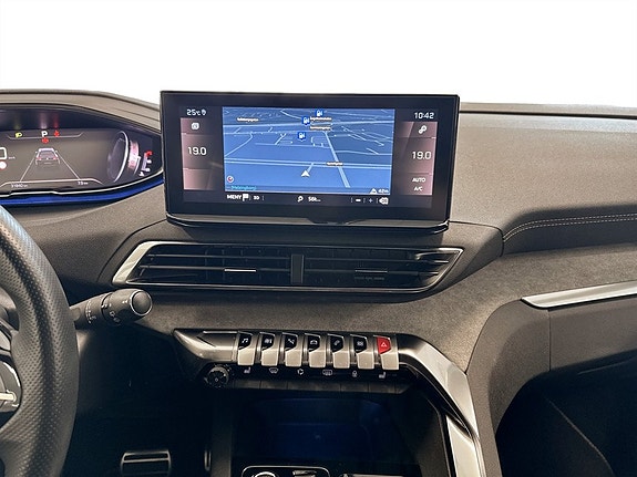 Peugeot 5008 10 of 16