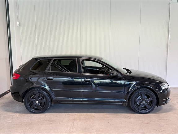 Audi A3 4 of 17