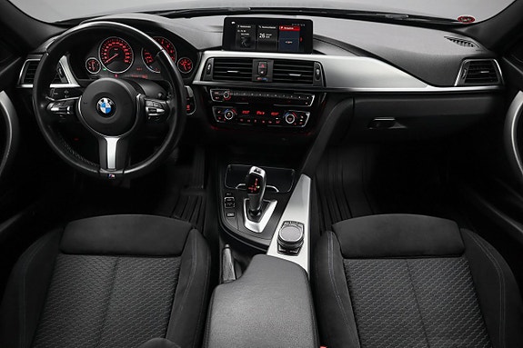 BMW 330i 2 of 5