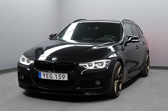 BMW 330i 4 of 5