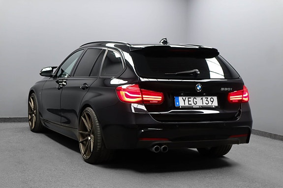 BMW 330i 5 of 5