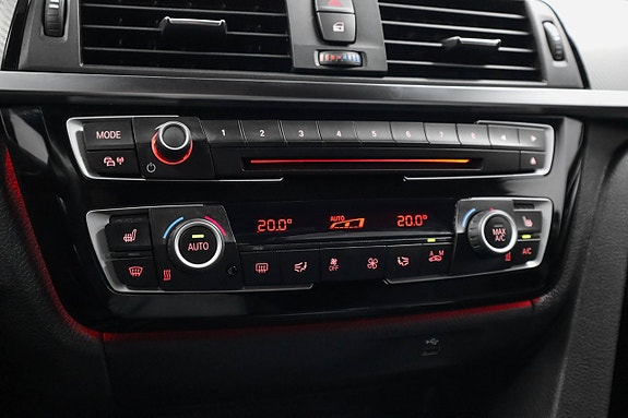 BMW 330i 24 of 28