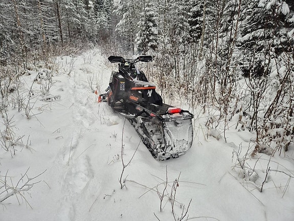 Polaris  9R  ASSAULT 146 3 of 3