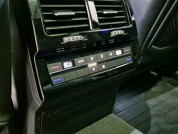 Volkswagen Touareg 24 of 28