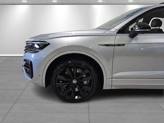 Volkswagen Touareg 5 of 5
