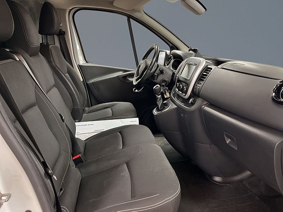 Renault Trafic 6 of 11