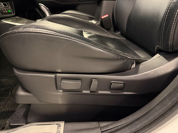 Mitsubishi Outlander 12 of 30