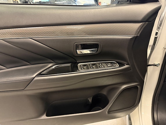 Mitsubishi Outlander 10 of 30