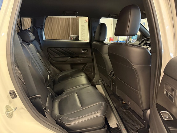 Mitsubishi Outlander 28 of 30