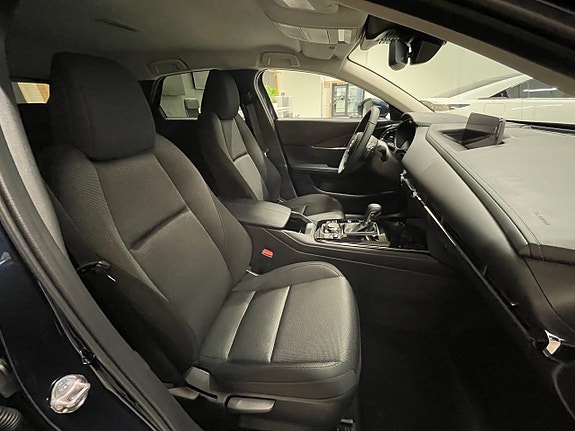 Mazda CX-30 8 of 21