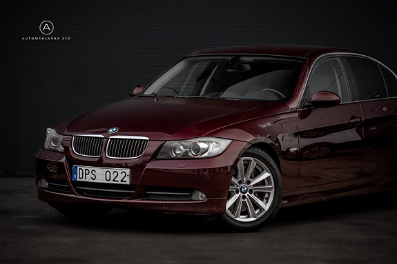 BMW 330d 2 of 5