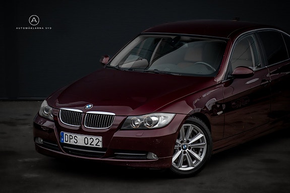 BMW 330d 3 of 5