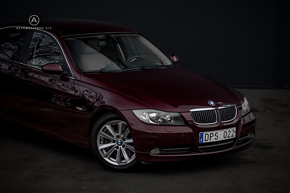 BMW 330d 4 of 5