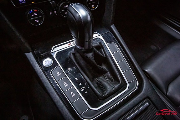 Volkswagen Passat 25 of 27