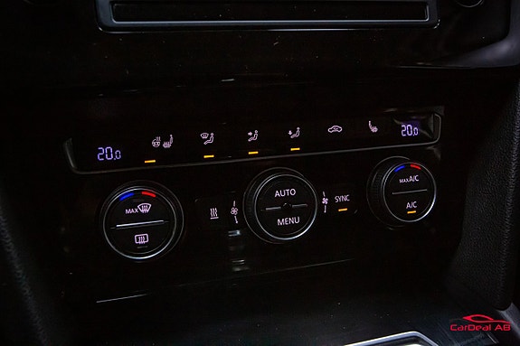 Volkswagen Passat 24 of 27