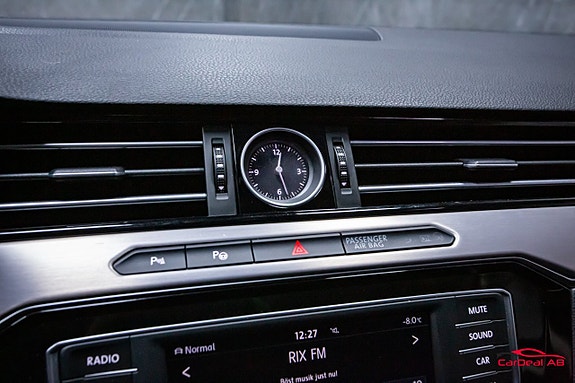 Volkswagen Passat 22 of 27