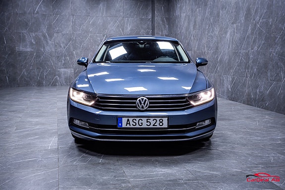 Volkswagen Passat 2 of 5