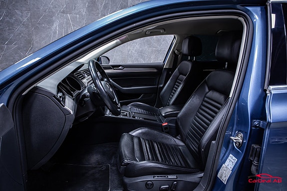 Volkswagen Passat 10 of 27