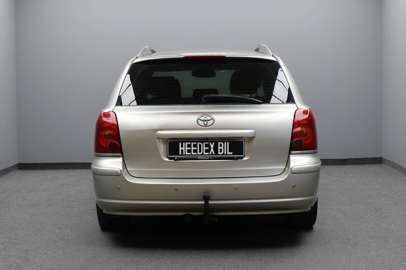 Toyota Avensis 6 of 25