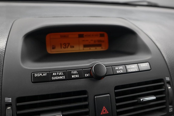 Toyota Avensis 18 of 25