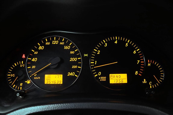 Toyota Avensis 14 of 25
