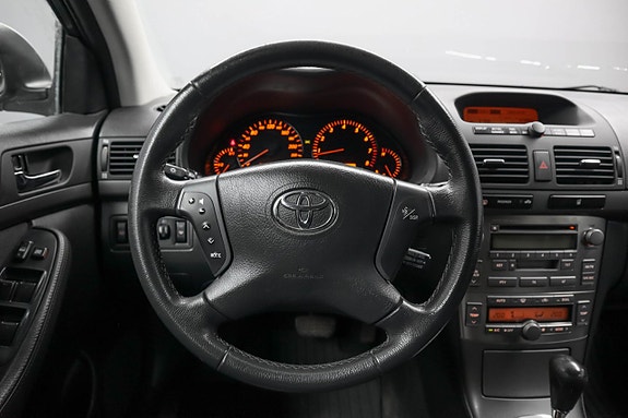 Toyota Avensis 16 of 25