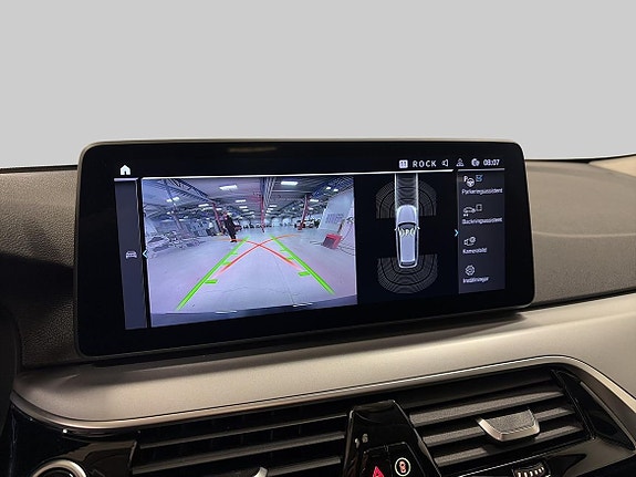 BMW 530e 16 of 21