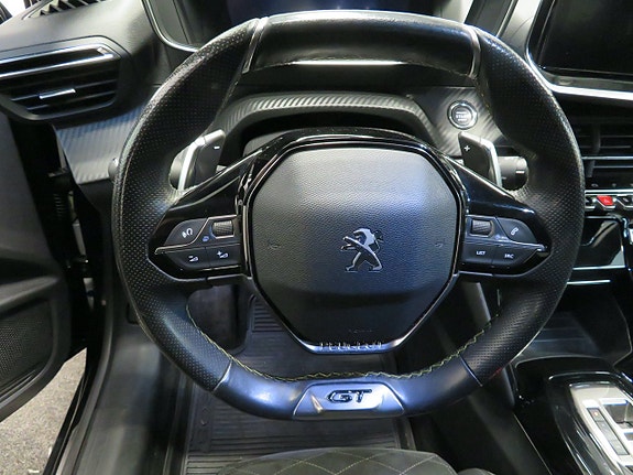 Peugeot 208 12 of 14