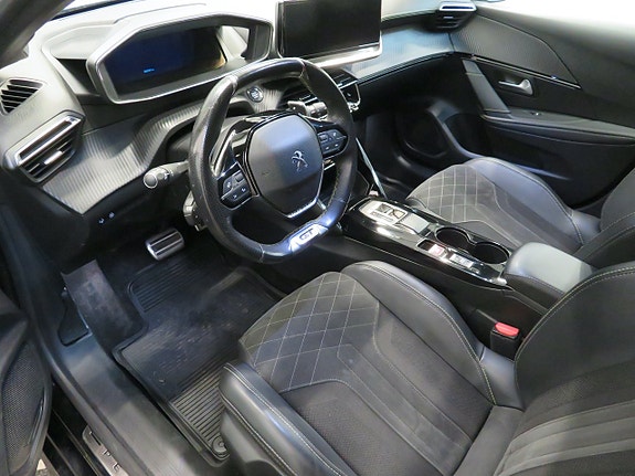 Peugeot 208 10 of 14