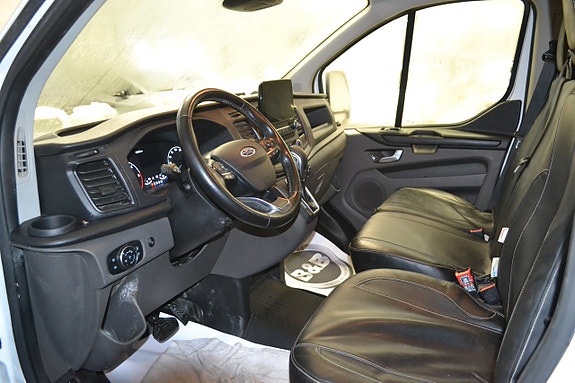 Ford Transit Custom 11 of 13