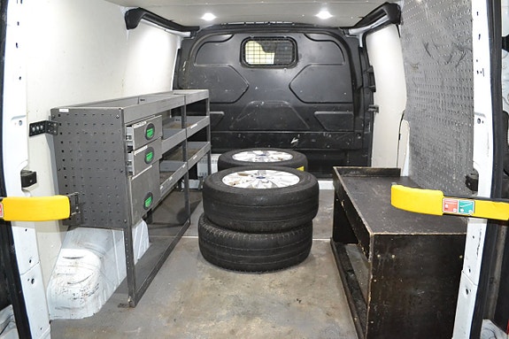 Ford Transit Custom 13 of 13