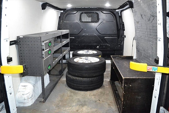 Ford Transit Custom 13 of 13