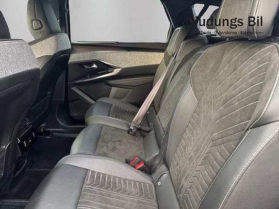 Peugeot 5008 7 of 9