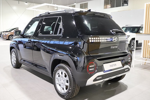 Hyundai Inster 2 of 5