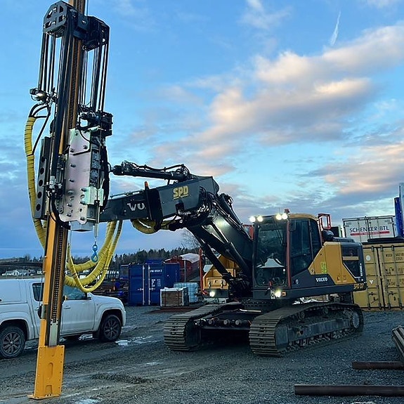 Volvo EC250-D7 Pålningsrigg