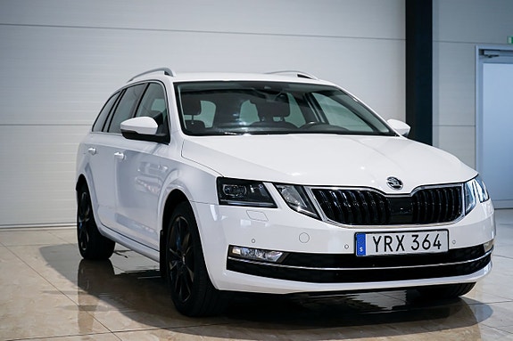 Skoda Octavia 2 of 5