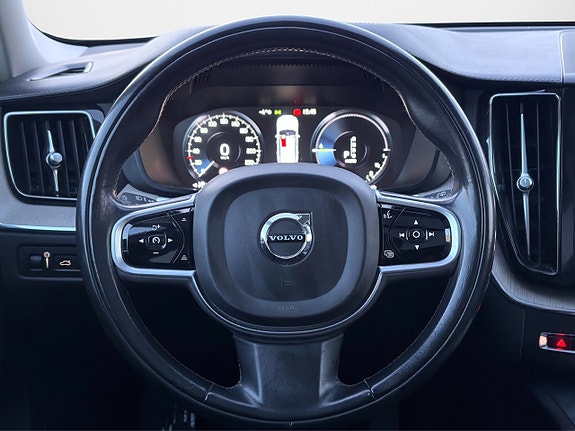 Volvo XC60 13 of 20