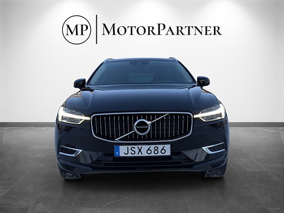 Volvo XC60 2 of 5