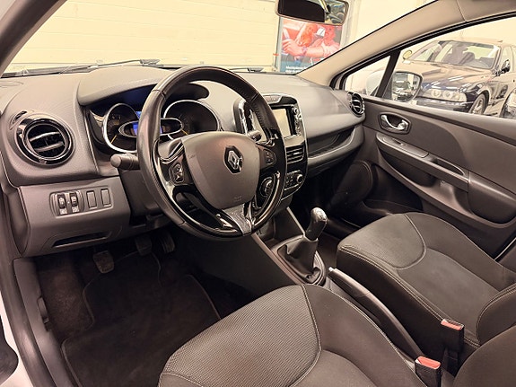 Renault Clio 10 of 21