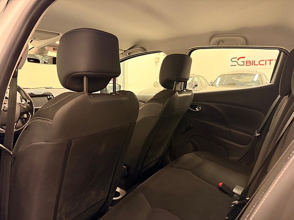 Renault Clio 14 of 21