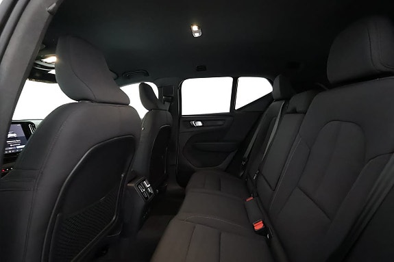 Volvo EX40 11 of 19