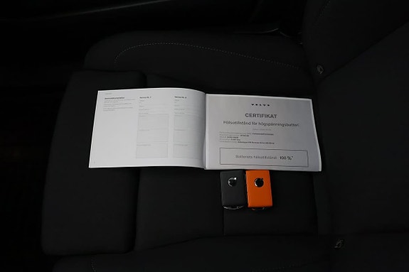 Volvo EX40 16 of 19